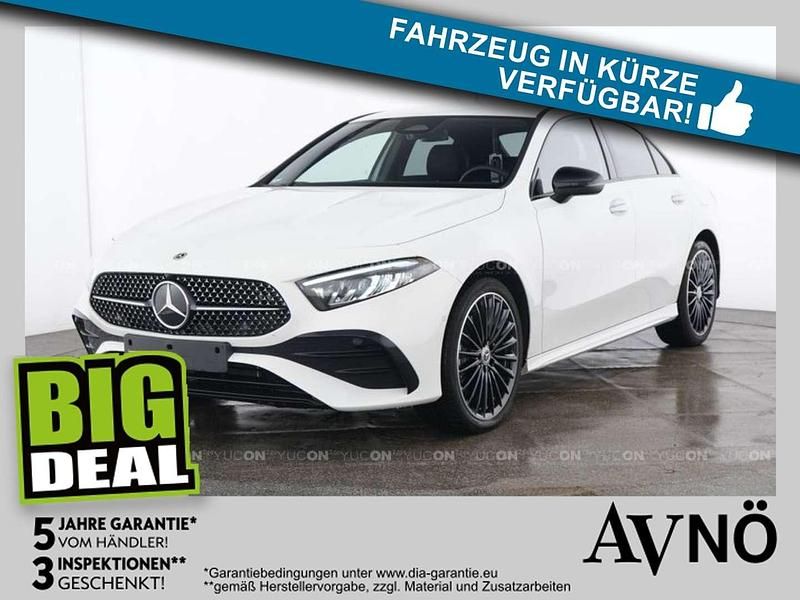 Weiß Gebraucht 2024 Mercedes A250 AMG line Limousine | € 36.880 (Fairer Preis) - Bild 1/4