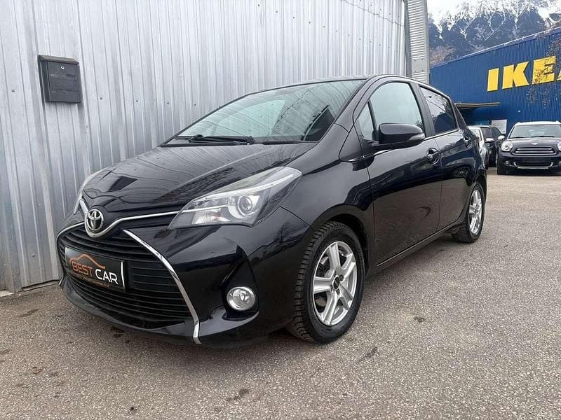 Gebraucht Toyota Yaris Active 90 PS (66 kW) 2015 Schwarz Kleinwagen