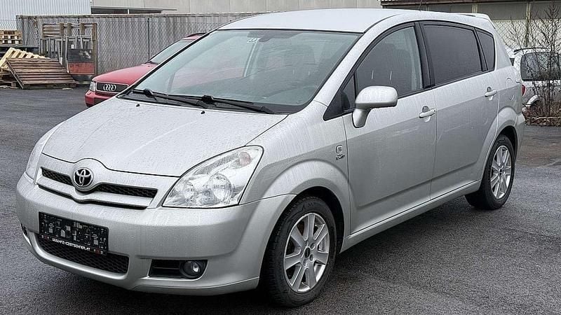 Silber Gebraucht 2005 Toyota Corolla Sol Kombi | € 4.790 - Bild 1/4