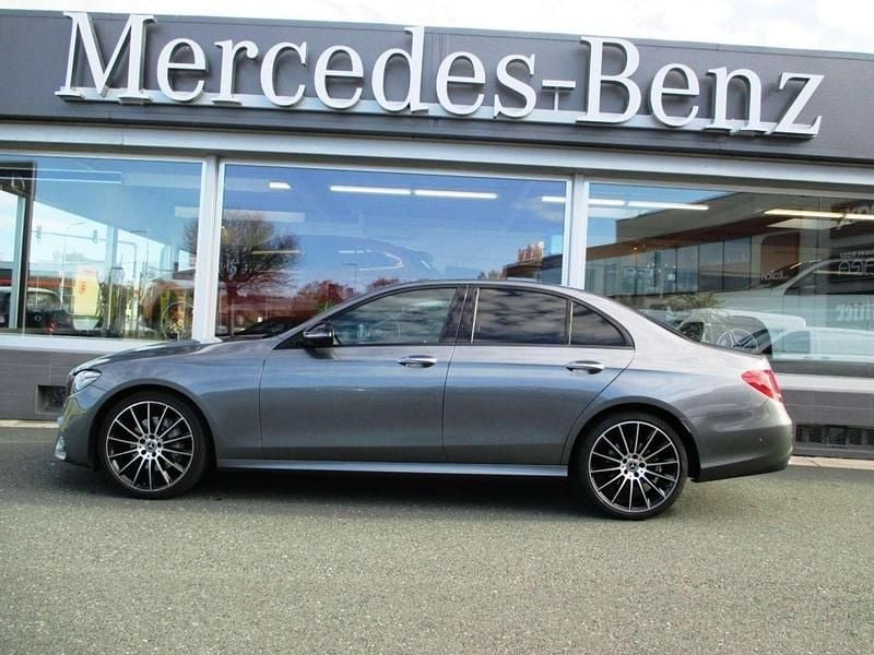 Grau Gebraucht 2018 Mercedes E220 AMG Limousine | € 37.950 (Fairer Preis) - Bild 1/4