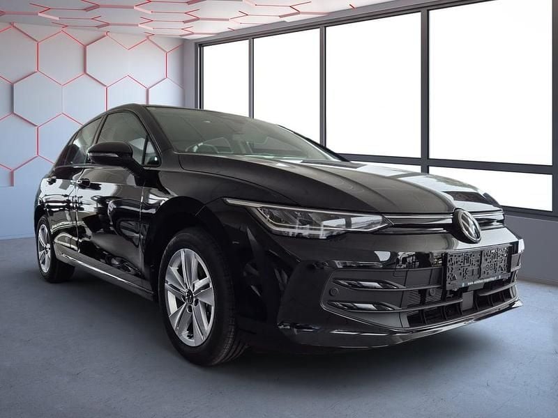 Neu VW Golf VIII Life 116 PS (85 kW) 2025 Schwarz  metallic Limousine