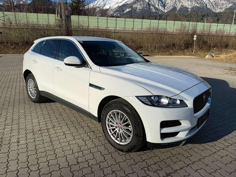 Weiß Gebraucht 2017 Jaguar F-Pace Pure SUV | € 8.800 - Bild 1/4