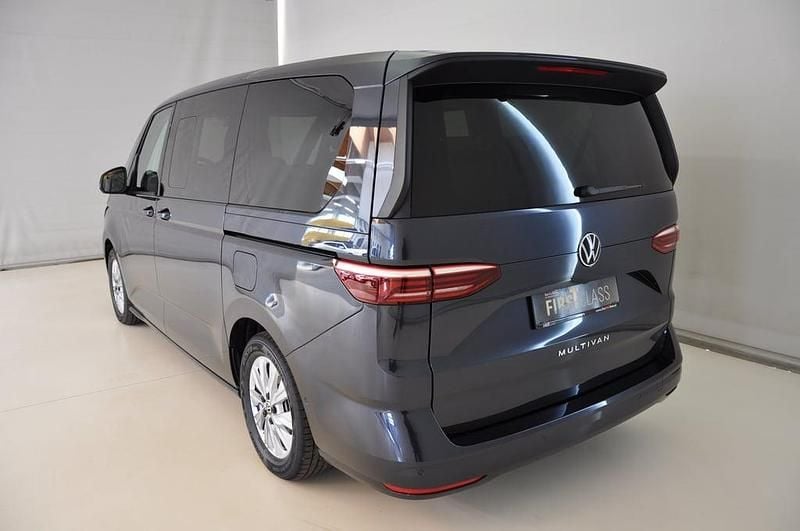 Gebraucht VW Multivan Business 150 PS (110 kW) 2025 Blau Van