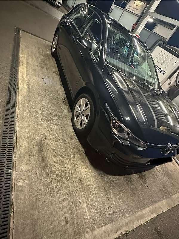 Gebraucht VW Golf VIII Life 116 PS (85 kW) 2022 Schwarz Kleinwagen