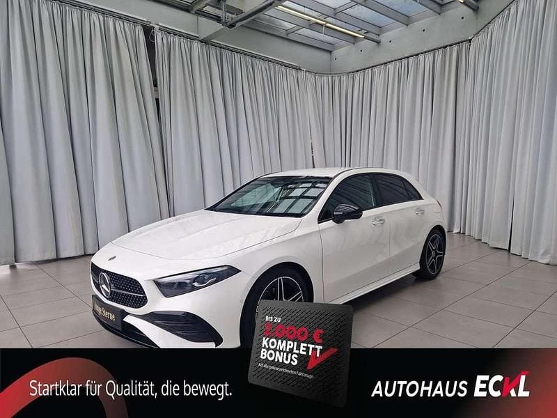 Weiß Gebraucht 2023 Mercedes A180 AMG line Limousine | € 31.990 (Fairer Preis) - Bild 1/4
