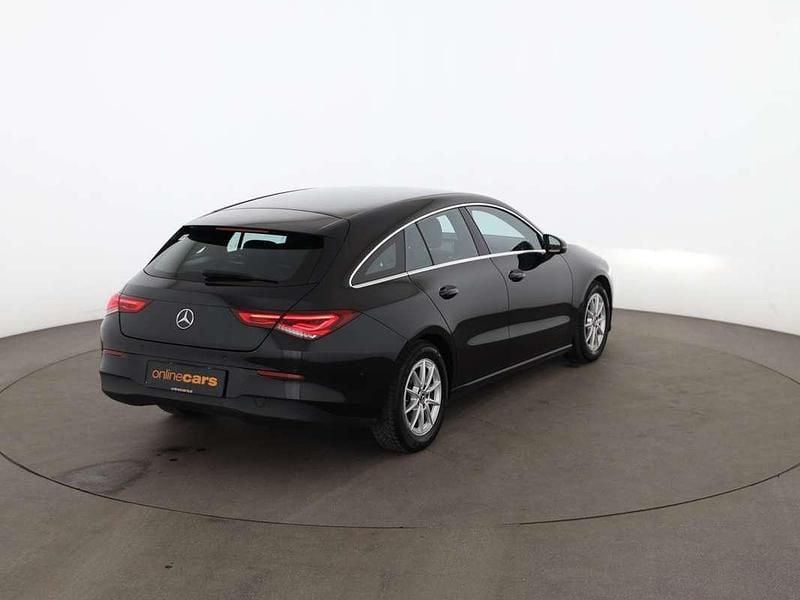 Gebraucht Mercedes CLA180 Shooting Brake 116 PS (85 kW) 2020 Schwarz Kombi