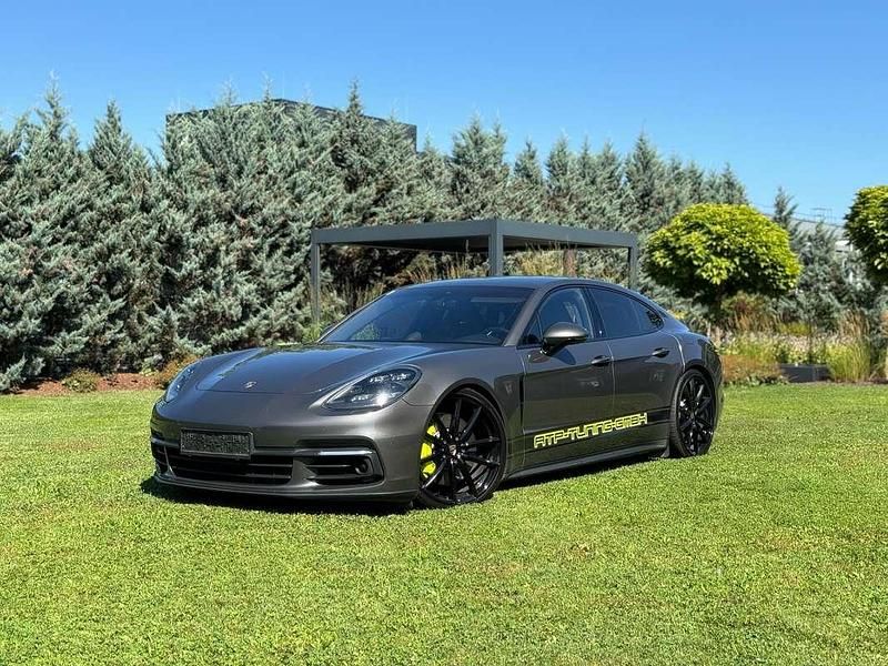 Grau Gebraucht 2018 Porsche Panamera 4 Limousine | € 49.880 (Fairer Preis) - Bild 1/4