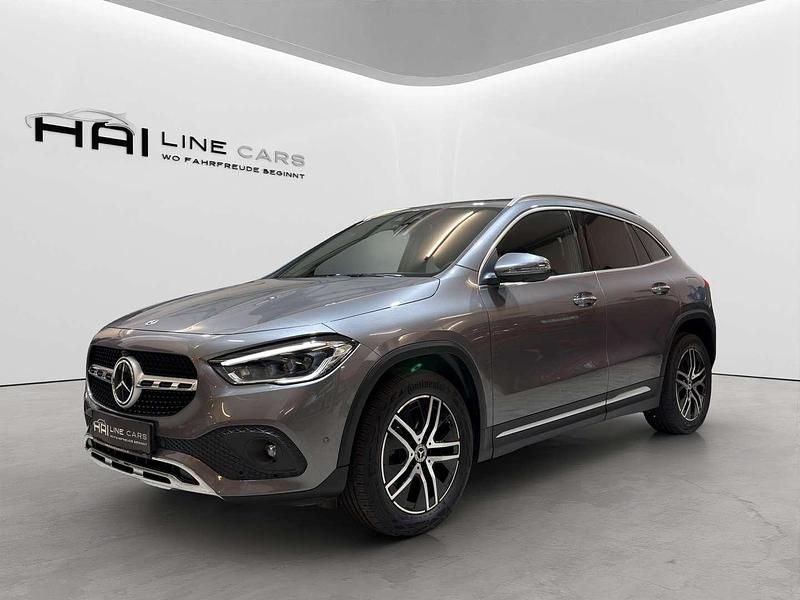 Grau Gebraucht 2021 Mercedes GLA200 SUV | € 35.990 (Fairer Preis) - Bild 1/4
