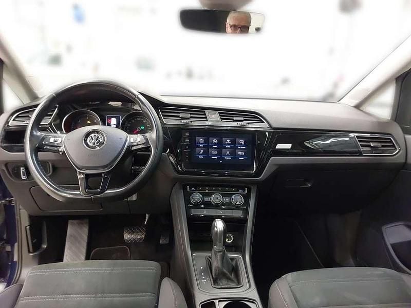 Gebraucht VW Touran Highline 116 PS (85 kW) 2019 Blau Van / Kleinbus