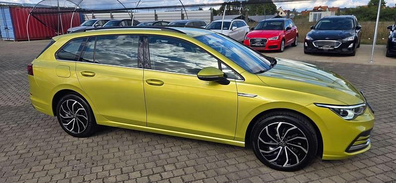 Gebraucht VW Golf VIII Style 150 PS (110 kW) 2022 Beige Kombi