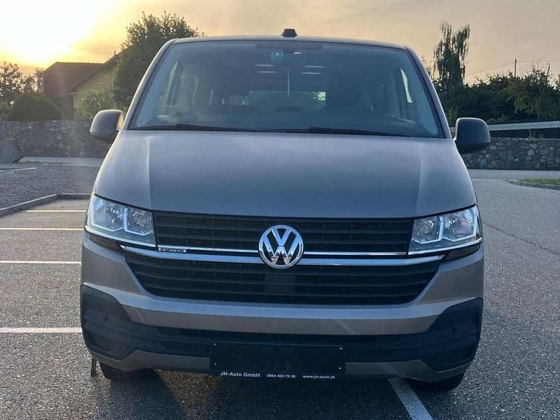 Gebraucht VW T6.1 Trendline 150 PS (110 kW) 2020 Grau Van
