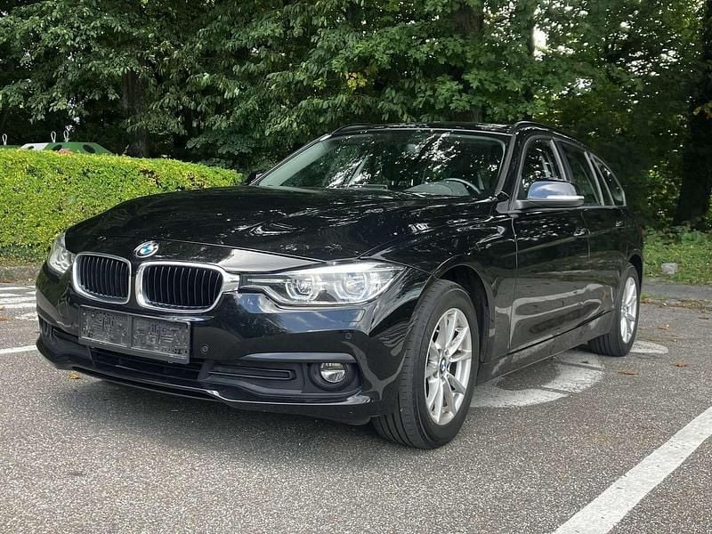 Gebraucht 2018 BMW 320 Comfort Edition Kombi | € 16.200 - Bild 1/4