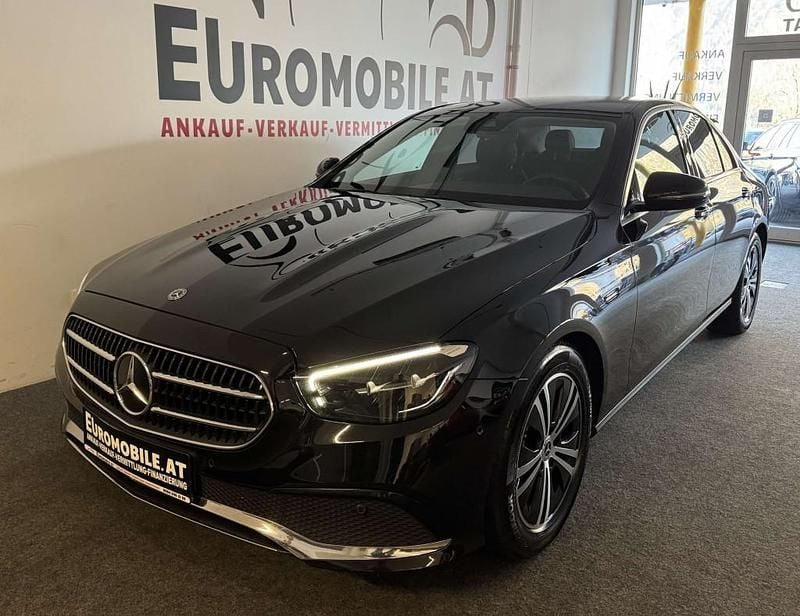 Gebraucht Mercedes E220 Avantgarde 194 PS (142 kW) 2021 Schwarz Limousine