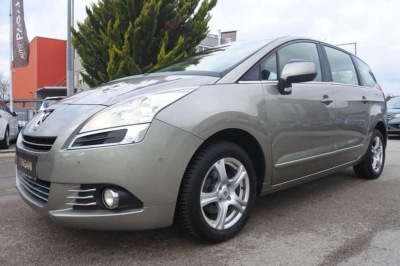 Silber Gebraucht 2013 Peugeot 5008 Van / Kleinbus | € 6.745 (Fairer Preis) - Bild 1/4