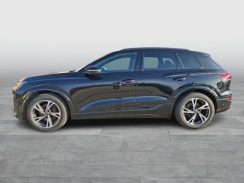 Gebraucht Audi Q6 e-tron Business 225 kW (306 PS) 2025 Schwarz  metallicperleffektno SUV