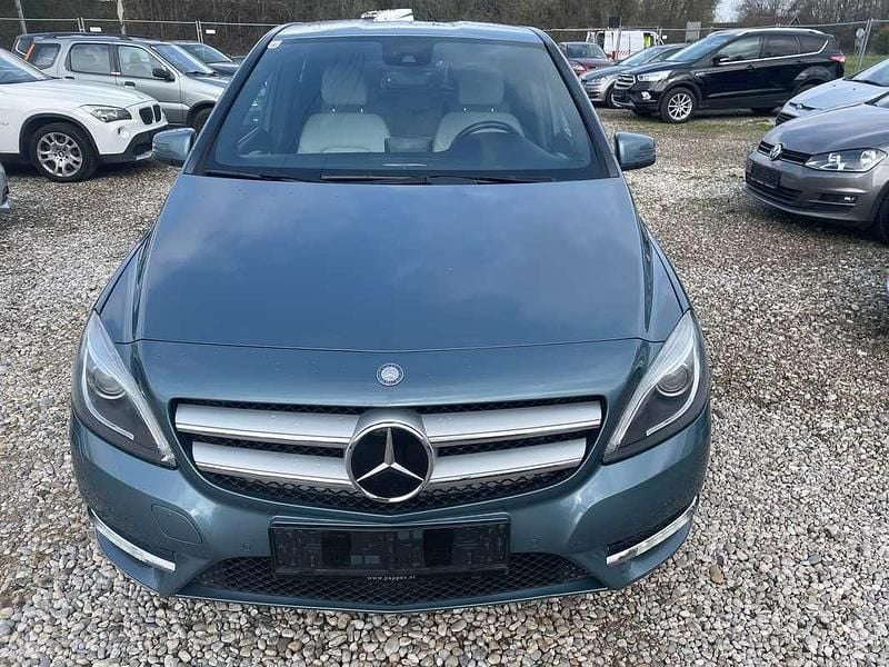 Gebraucht Mercedes B220 184 PS (135 kW) 2014 Blau Van / Kleinbus