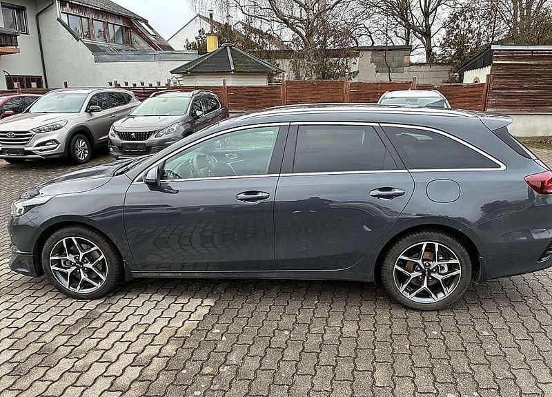 Gebraucht Kia Ceed Sportswagon Gold 140 PS (102 kW) 2025 Grau Kombi