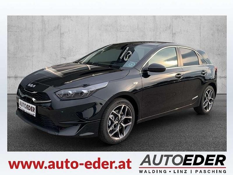 Neu Kia Ceed Silver 101 PS (74 kW) 2025 Schwarz Kleinwagen