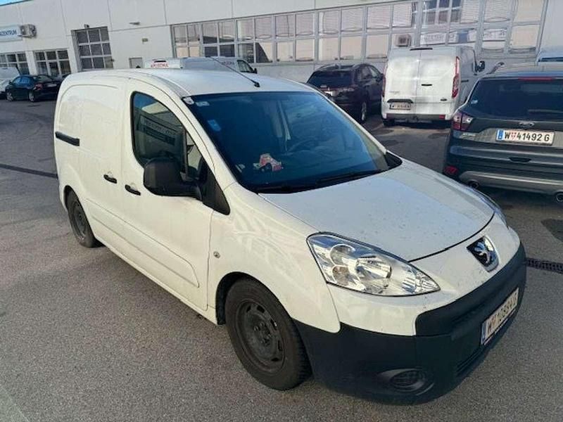 Gebraucht Peugeot Partner 75 PS (55 kW) 2012 Weiß Van / Kleinbus