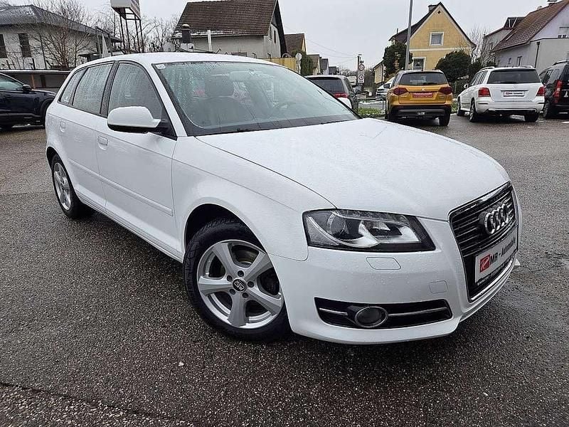 Weiß Gebraucht 2012 Audi A3 Comfort Limousine | € 8.990 (Guter Preis) - Bild 1/4