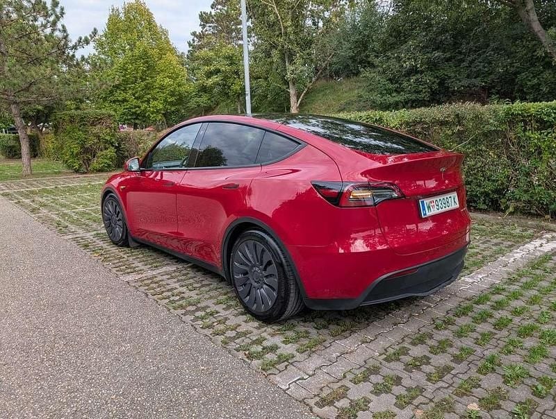 Rot Gebraucht 2021 Tesla Model Y SUV | € 37.990 - Bild 1/4