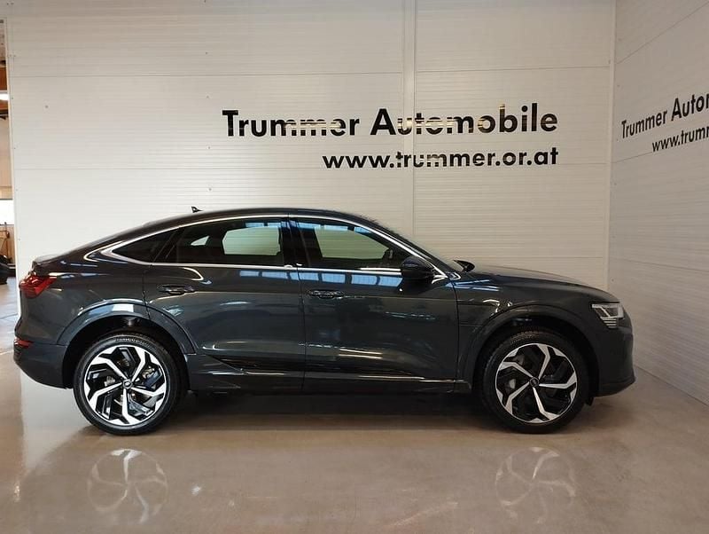 Gebraucht Audi Q8 e-tron Business 300 kW (408 PS) 2024 Hellgrau  metallic SUV