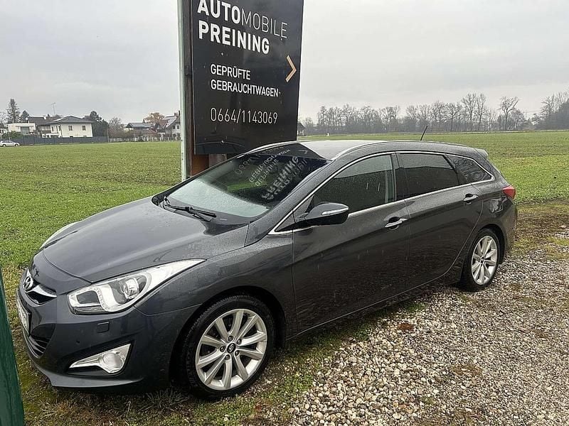 Grau Gebraucht 2013 Hyundai i40 Style Limousine | € 7.890 (Fairer Preis) - Bild 1/4