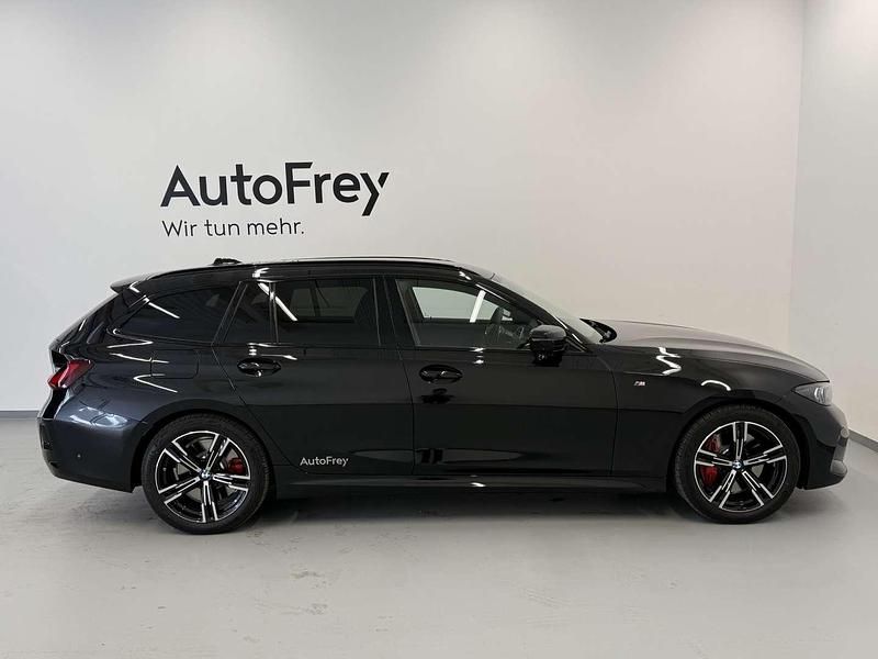 Gebraucht BMW 320 Shadowline 190 PS (139 kW) 2025 Saphirschwarz Kombi