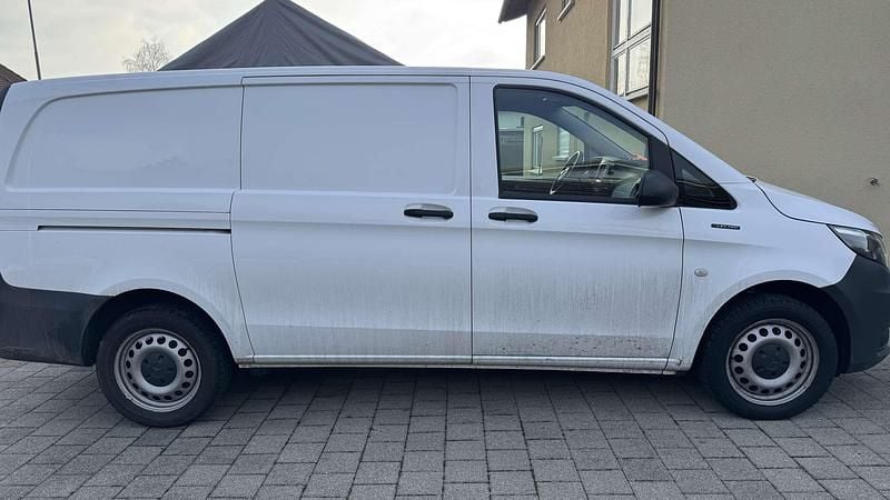 Beige Gebraucht 2021 Mercedes Vito Van | € 17.800 (Superpreis) - Bild 1/4