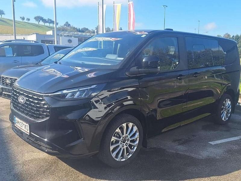 Gebraucht Ford Transit Custom Titanium 170 PS (125 kW) 2025 Schwarz Van / Kleinbus