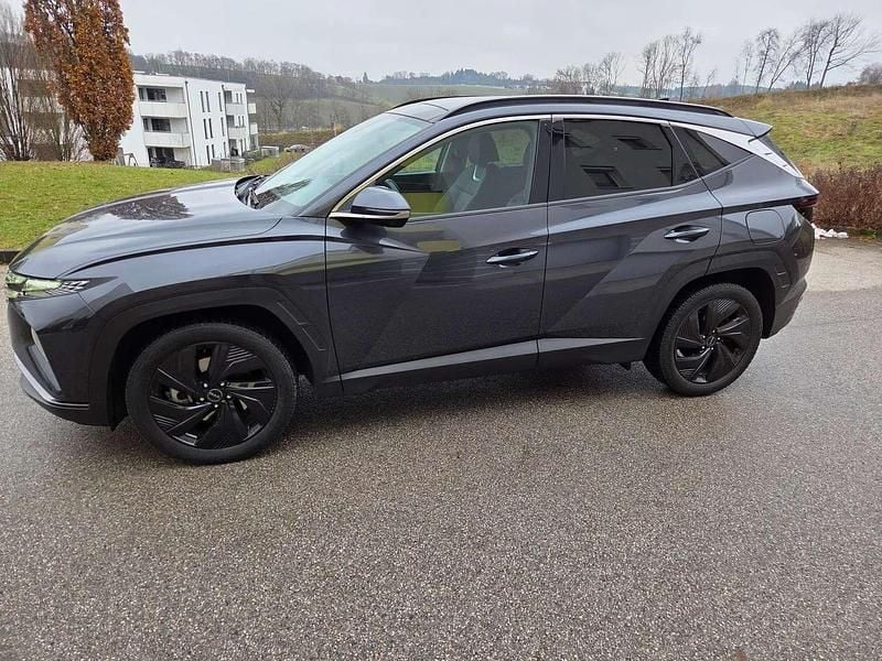 Gebraucht Hyundai Tucson 179 PS (131 kW) 2022 Grau SUV