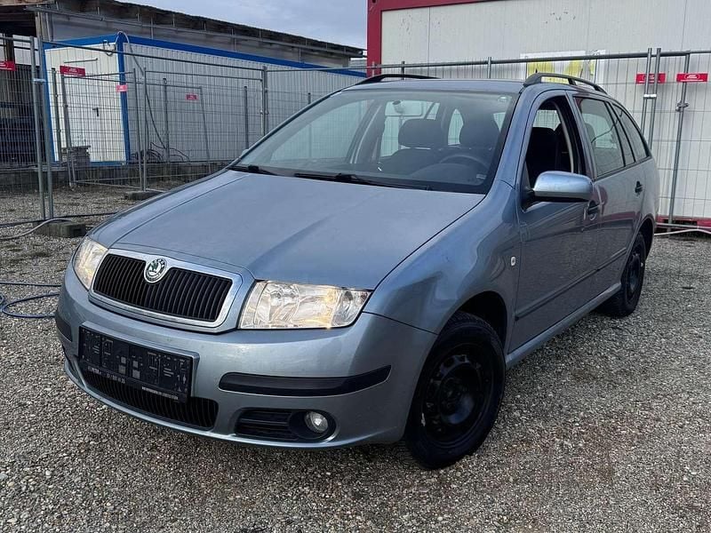 Grau Gebraucht 2005 Skoda Fabia Ambiente Kombi | € 3.799 - Bild 1/4
