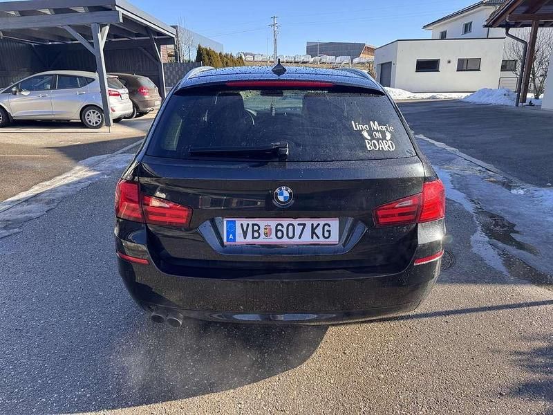 Gebraucht BMW 520 184 PS (135 kW) 2011 Schwarz Kombi