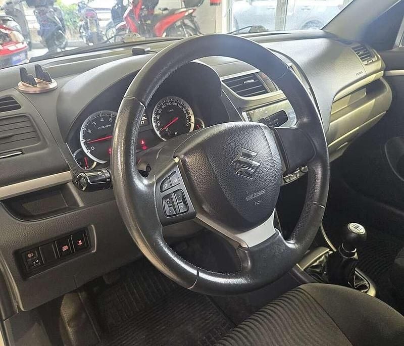 Gebraucht Suzuki Swift GL 94 PS (69 kW) 2011 Weiß Kleinwagen