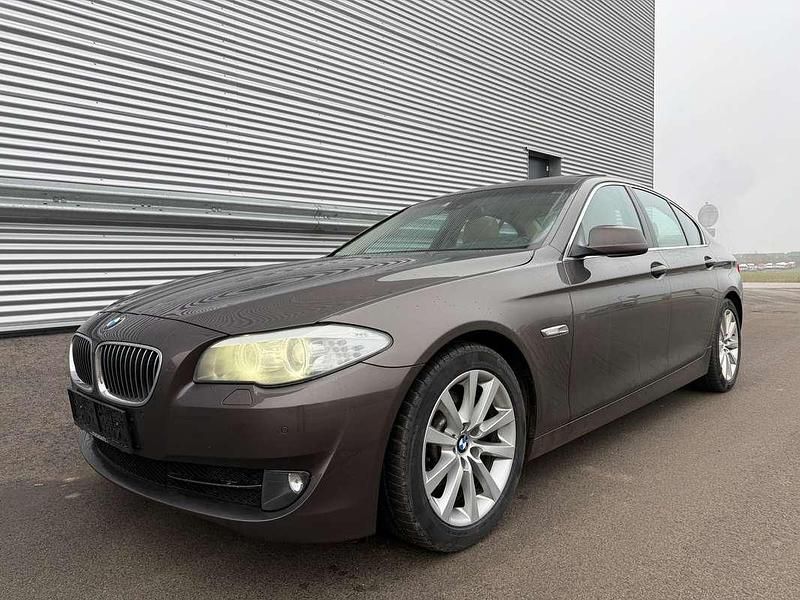 Gebraucht BMW 523 204 PS (150 kW) 2011 Braun Limousine