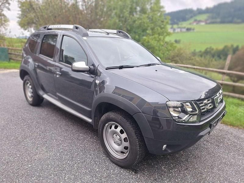 Grau Gebraucht 2017 Dacia Duster SUV | € 14.990 (Guter Preis) - Bild 1/4