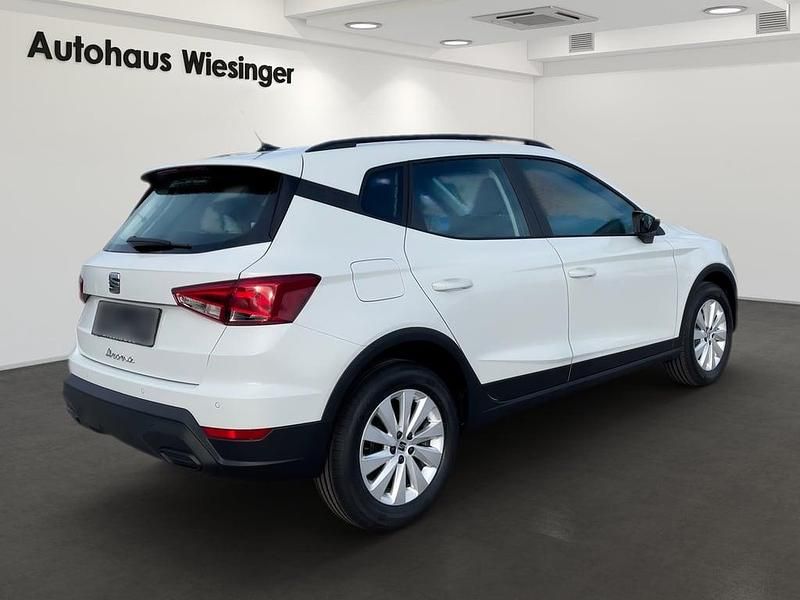 Gebraucht Seat Arona Reference 95 PS (69 kW) 2023 Weiss  metallic SUV
