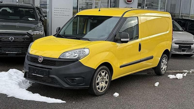 Gebraucht Fiat Doblò 95 PS (69 kW) 2018 Gelb Van / Kleinbus