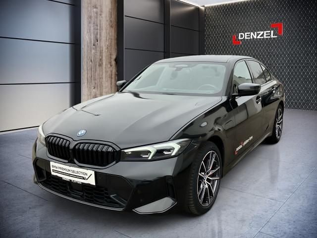 Gebraucht BMW 330e Comfort Edition 184 PS (135 kW) 2023 Saphirschwarz metall Limousine