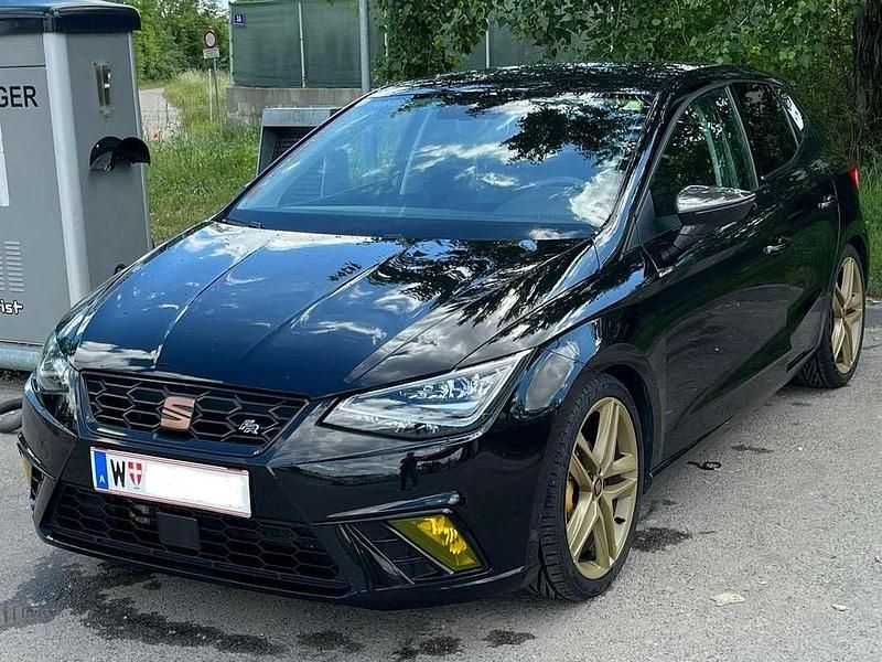 Schwarz Gebraucht 2017 Seat Ibiza FR Limousine | € 11.500 (Fairer Preis) - Bild 1/4