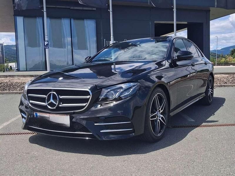 Schwarz Gebraucht 2016 Mercedes E220 Limousine | € 34.990 (Etwas zu teuer) - Bild 1/4