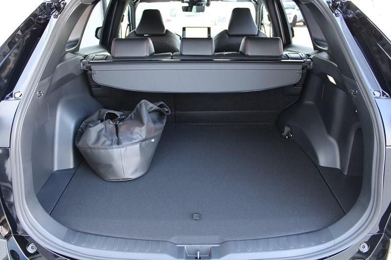 Neu Toyota RAV4 Active 185 PS (136 kW) 2025 Schwarz  metallic SUV