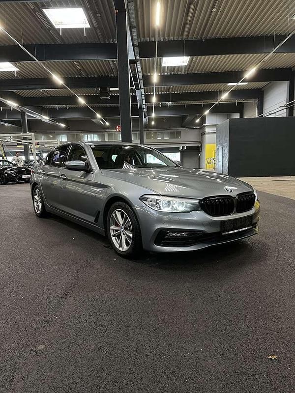 Gebraucht BMW 520 190 PS (139 kW) 2018 Grau Limousine