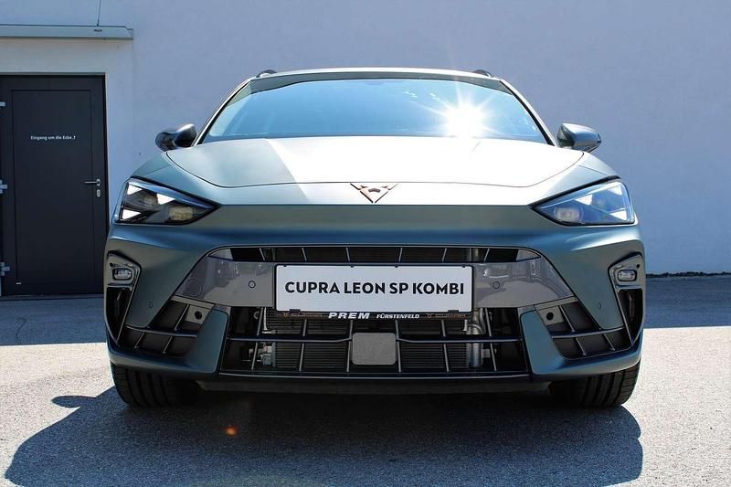 Gebraucht Cupra Leon VZ 177 PS (130 kW) 2024 Grau Kombi