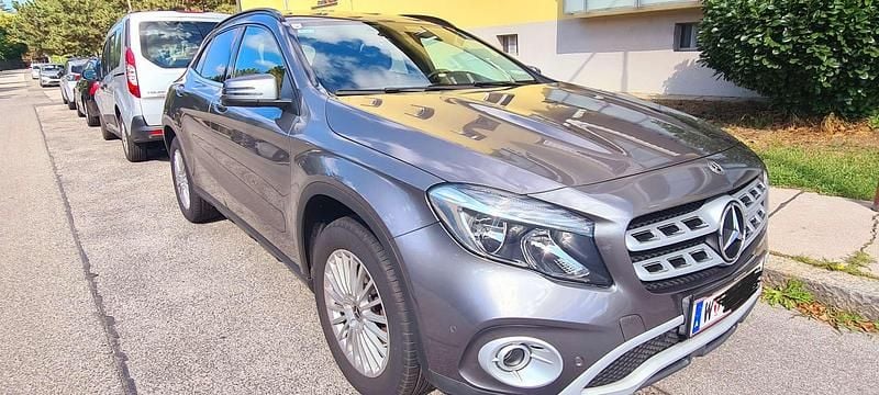Gebraucht Mercedes GLA200 156 PS (114 kW) 2018 Grau SUV