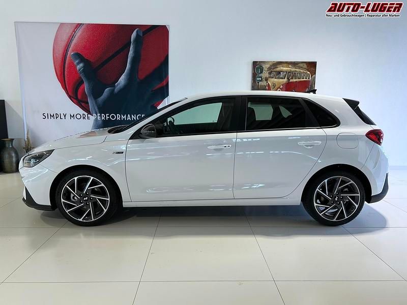 Gebraucht Hyundai i30 N Line 159 PS (116 kW) 2024 Serenity white pearl Limousine