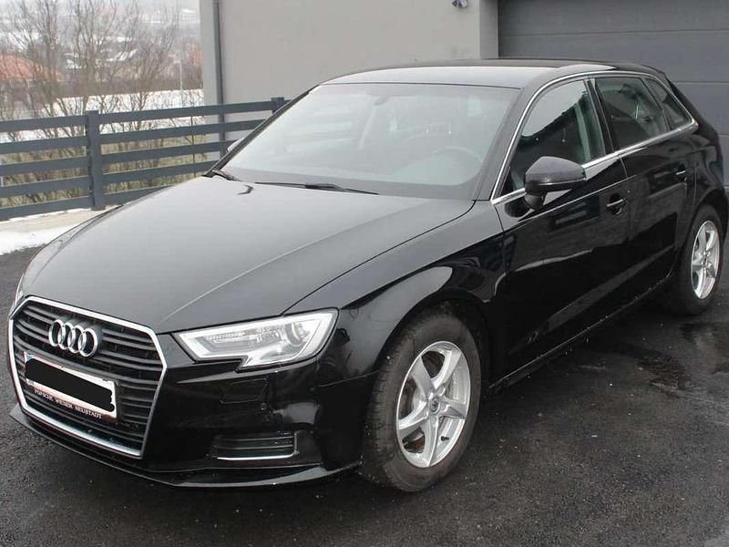 Schwarz Gebraucht 2016 Audi A3 Limousine | € 15.490 (Fairer Preis) - Bild 1/4