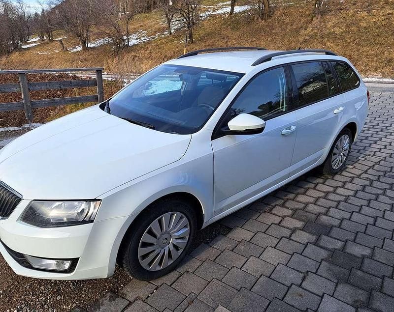 Gebraucht Skoda Octavia Ambition 110 PS (80 kW) 2017 Weiß Kombi