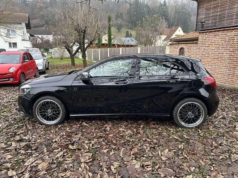 Gebraucht Mercedes A160 90 PS (66 kW) 2017 Schwarz Limousine