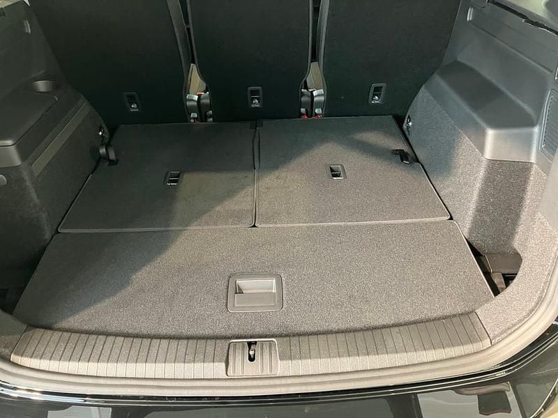 Gebraucht VW Touran 150 PS (110 kW) 2026 Schwarz  metallic Van / Kleinbus